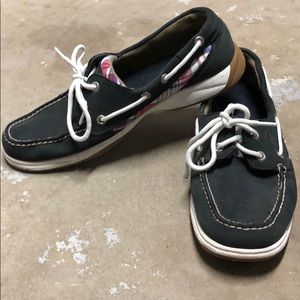 Navy blue sperry with plaid accent, women’s 9